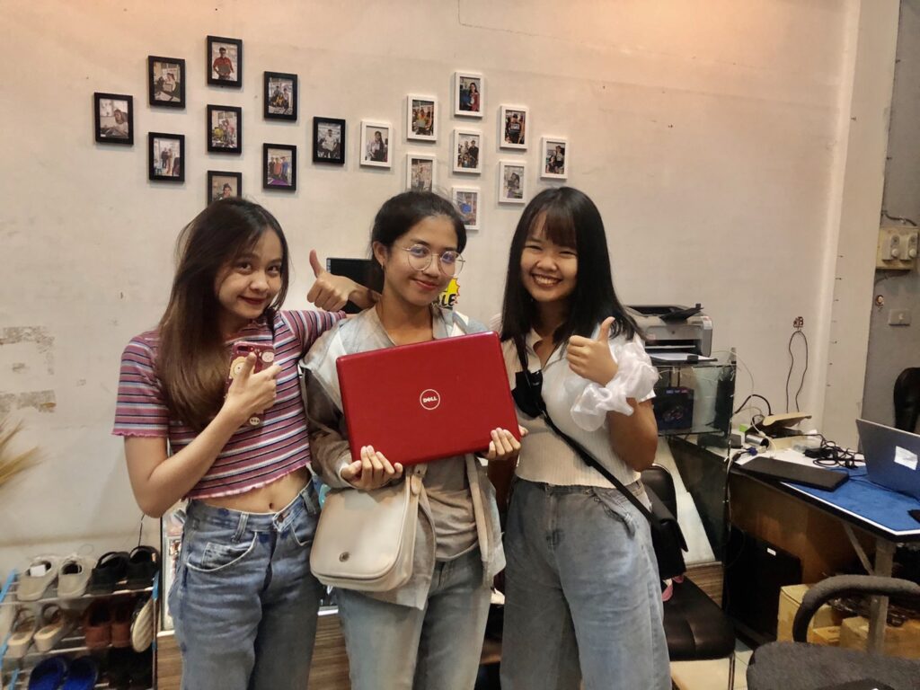 ซ่อมคอมขอนแก่น
ซ่อมโน๊ตบุ๊คขอนแก่น