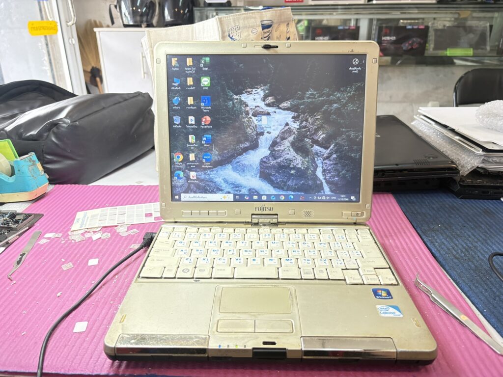 โน๊ตบุ๊คคีย์บอร์ดญี่ปุ่น ติดสติ๊กเกอร์ภาษาไทยแล้ว ซ่อมโน๊ตบุ๊คขอนแก่น